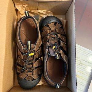Keen Newport size 9, Brown